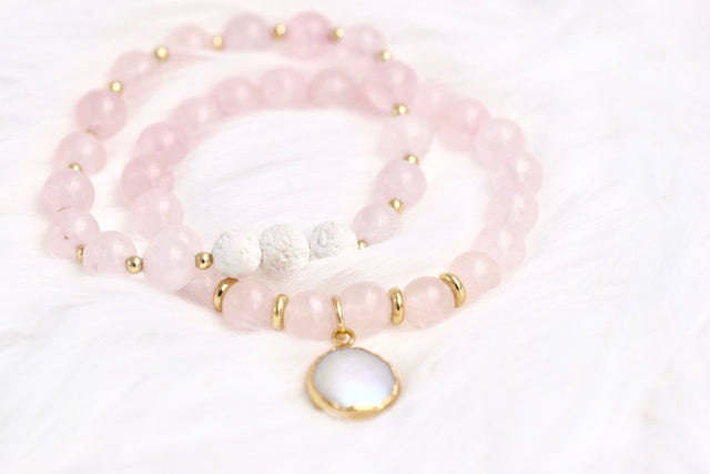 Rose quartz bracelets with pearl drop and essential oil